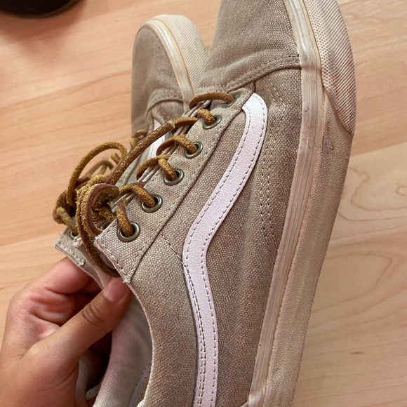 Vans - Picture 2 of 7